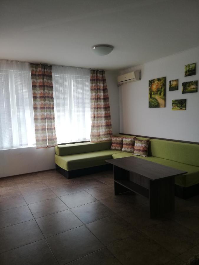Apartamenti Zhelezovi 帕莫瑞 外观 照片