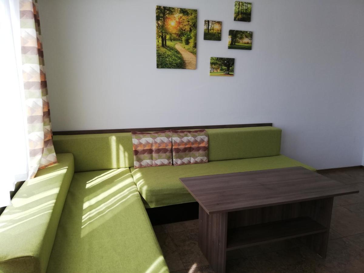 Apartamenti Zhelezovi 帕莫瑞 外观 照片