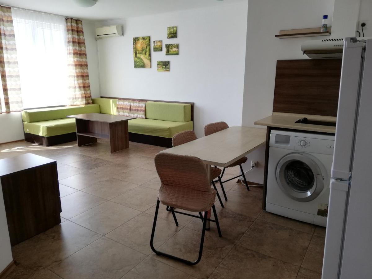 Apartamenti Zhelezovi 帕莫瑞 外观 照片