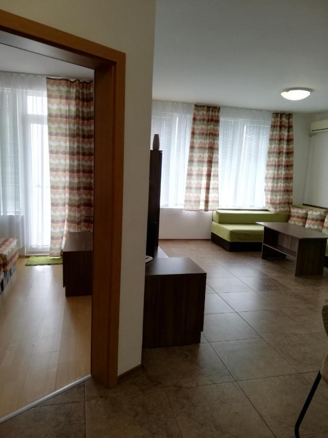 Apartamenti Zhelezovi 帕莫瑞 外观 照片