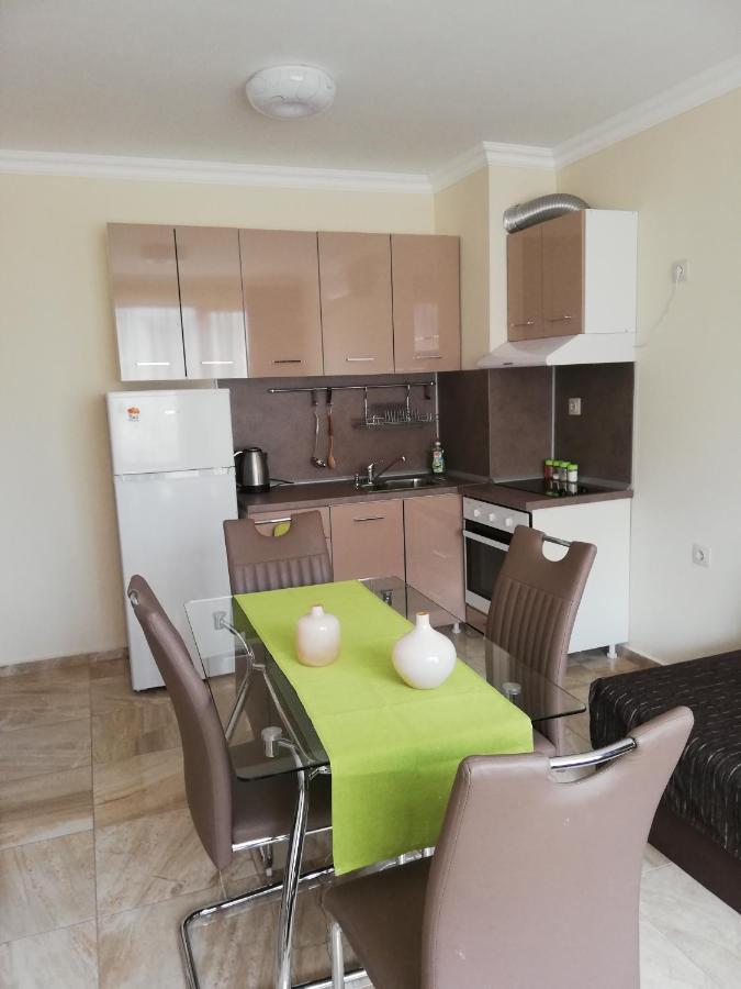 Apartamenti Zhelezovi 帕莫瑞 外观 照片