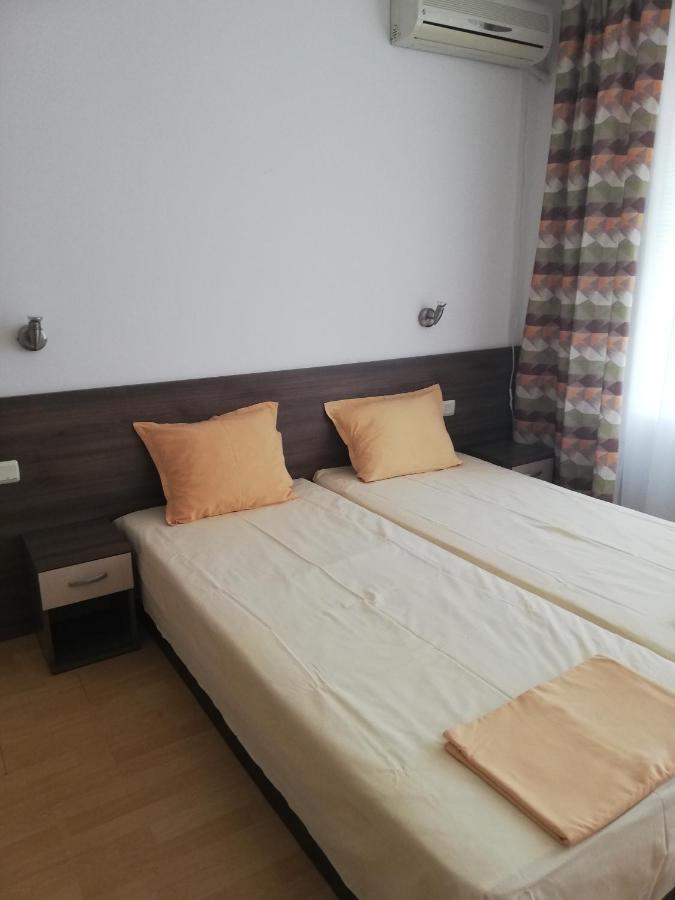 Apartamenti Zhelezovi 帕莫瑞 外观 照片
