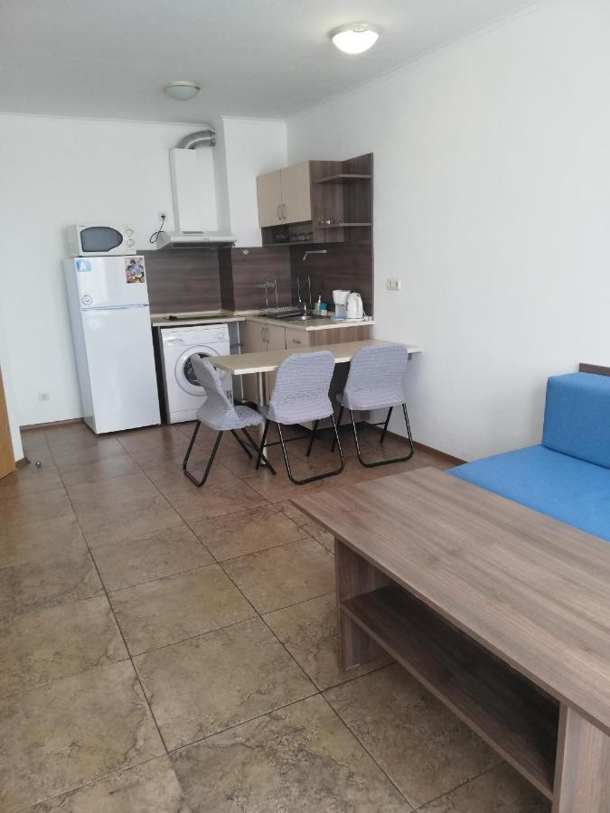 Apartamenti Zhelezovi 帕莫瑞 外观 照片