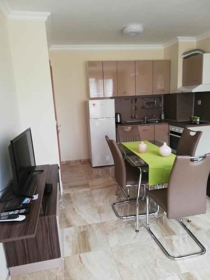 Apartamenti Zhelezovi 帕莫瑞 外观 照片