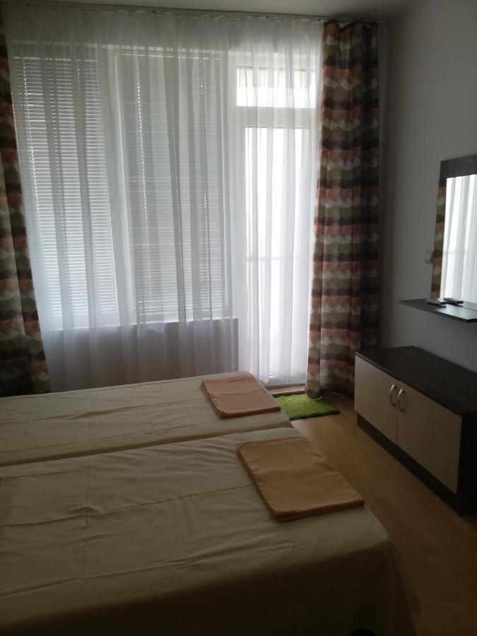 Apartamenti Zhelezovi 帕莫瑞 外观 照片